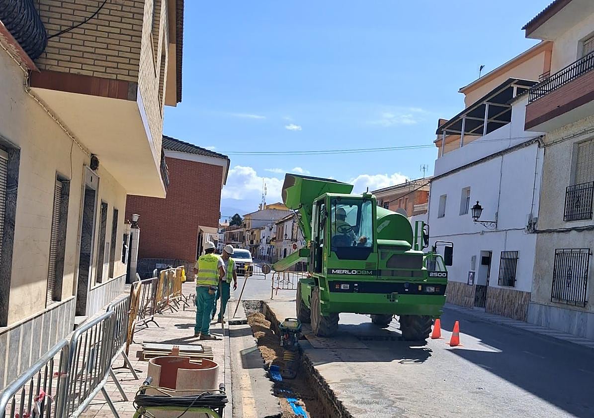 Operarios trabajando en uno de los municipios