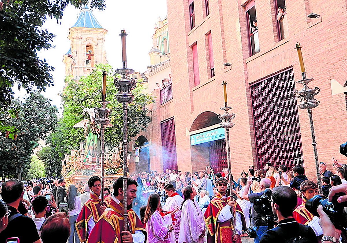 La imagen de San Rafael, en San Juan de Dios.