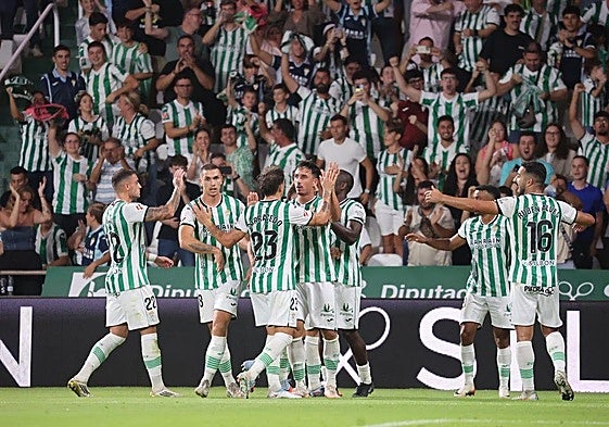 El versátil Córdoba se ha centrado en guardar su puerta y mejora sus números.