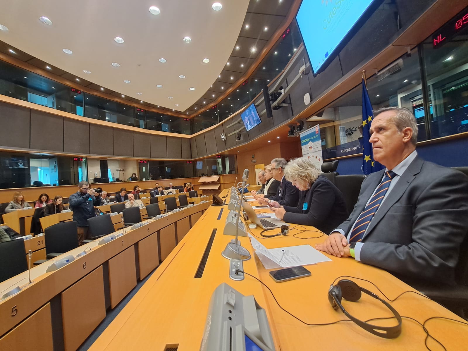 El gerente de Coexphal, Luis Miguel Fernández, durante la votación.