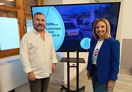 Los concejales Carlos Alberca y María del Carmen Angulo.