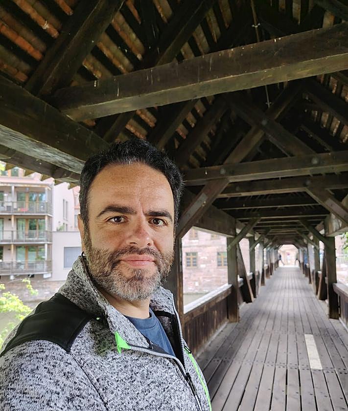 Imagen secundaria 2 - La historia del granadino que vive en un antiguo monasterio alemán: «Aquí gano el doble y solo pago 300 euros»