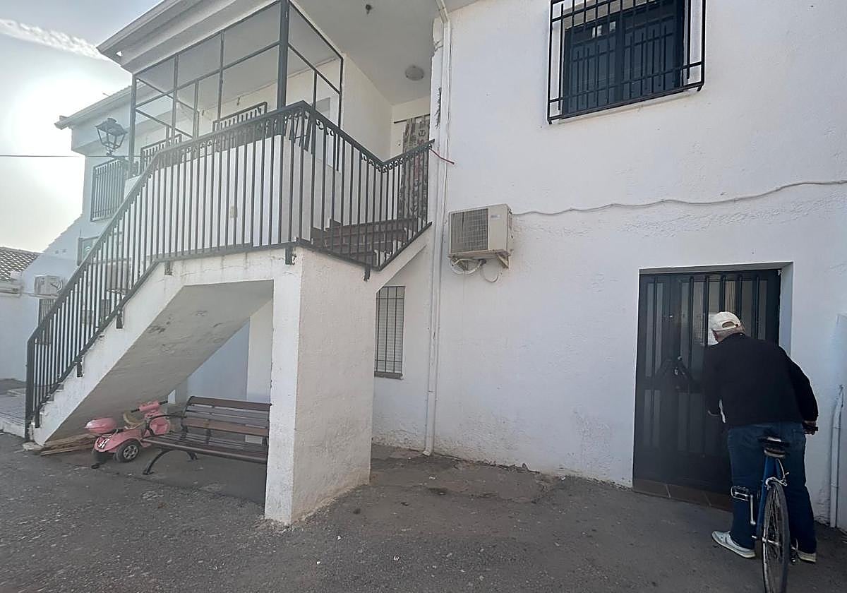 Acceso al centro de salud de Darro.