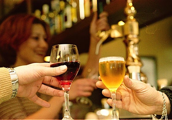 El jefe de los cerveceros de España aclara por qué cada vez si sirve más la cerveza en copa