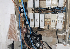 Un cuadro con fraude eléctrico.