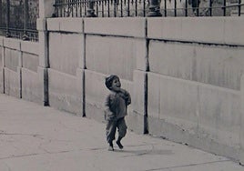 La foto del niño en la avenida del Hospicio en 1957