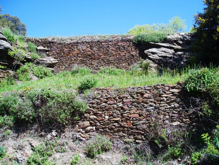 Los balates de los pueblos de Granada: muros icónicos y centenarios en peligro de desaparecer