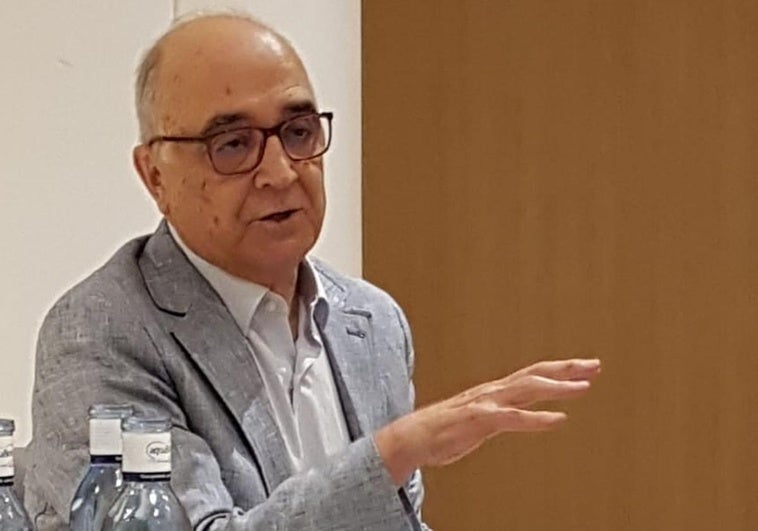 Fallece el filósofo y catedrático de la UGR Juan Acero, un hombre «justo» y «bueno»