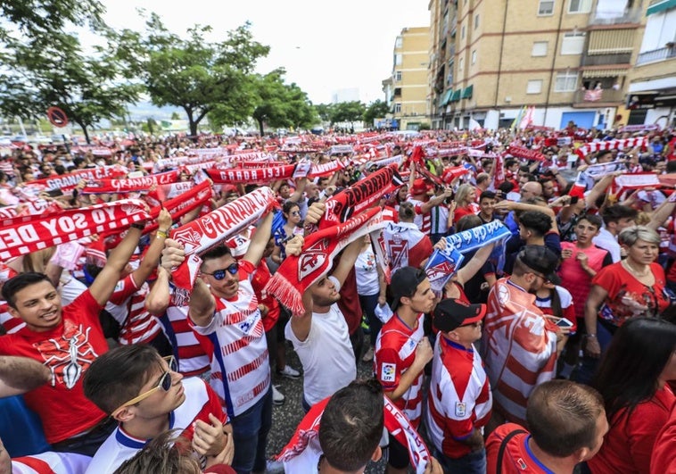 Peñistas de Granada y Cádiz se citan en una pachanga antes del derbi