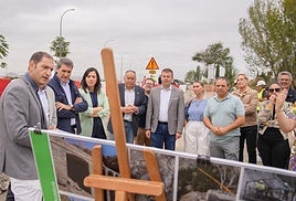 El delegado del Gobierno de España en Andalucía, Pedro Fernández, durante la visita a actuaciones que desarrolla la Confederación Hidrográfica del Guadalquivir (CHG).