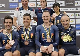 Componentes del equpo español, con Jarramillo.