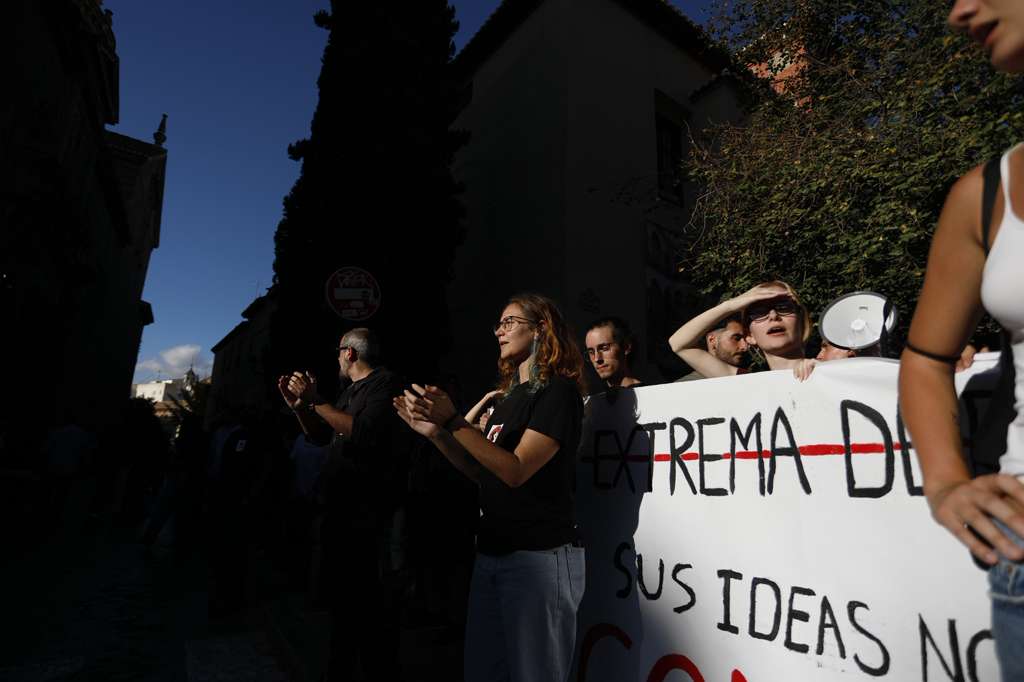 Las imágenes de los enfrentamientos por el acto de Vito Quiles en Granada