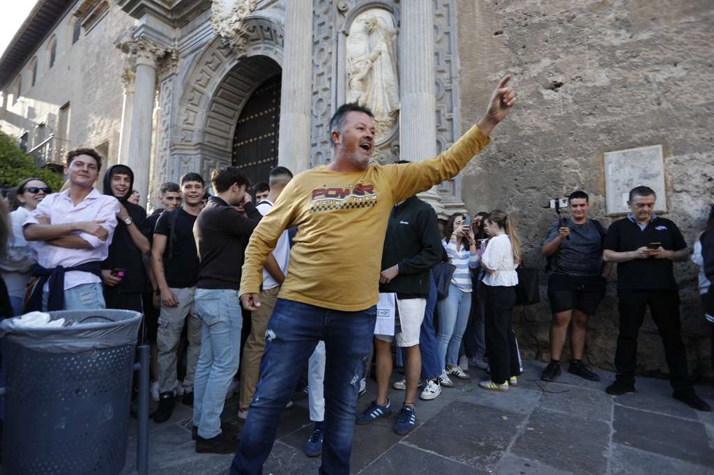 Las imágenes de los enfrentamientos por el acto de Vito Quiles en Granada