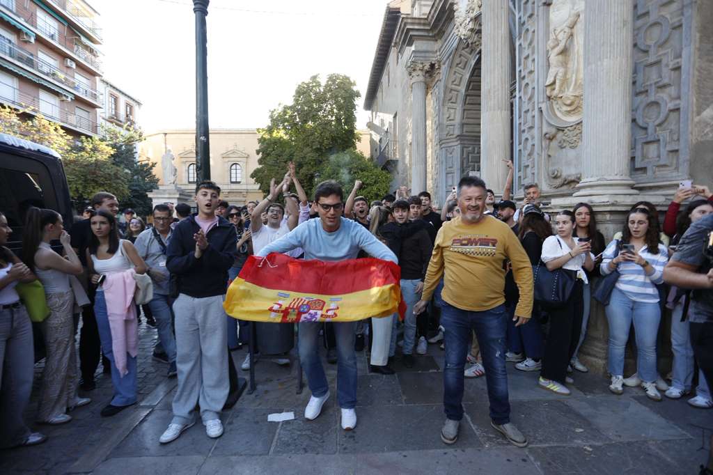 Las imágenes de los enfrentamientos por el acto de Vito Quiles en Granada