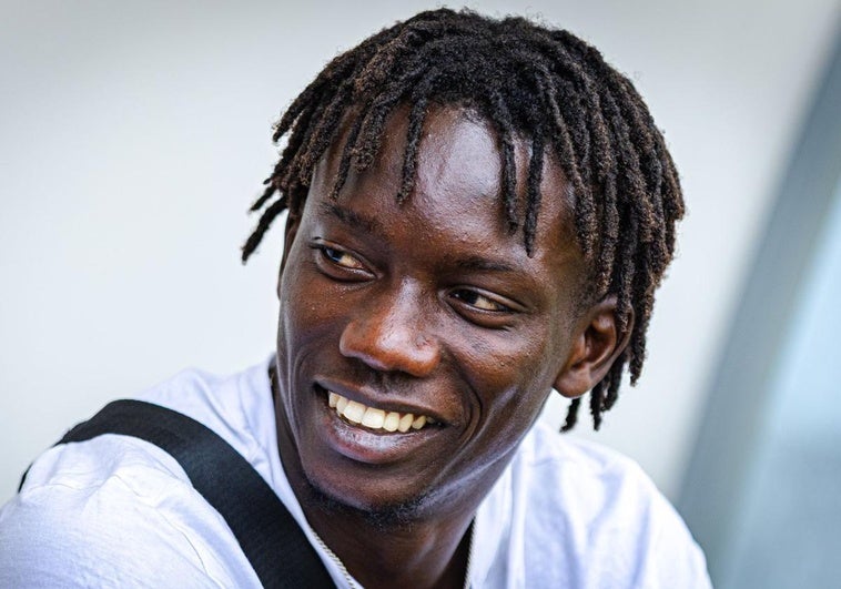 El divertido cuestionario de Souleymane Faye: «Sueño con ser Balón de Oro»