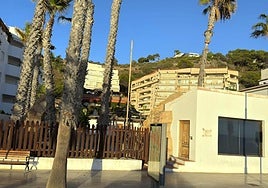 El alcalde de Almuñécar anuncia la licitación de suelo en La Herradura para construir hogares en régimen de alquiler