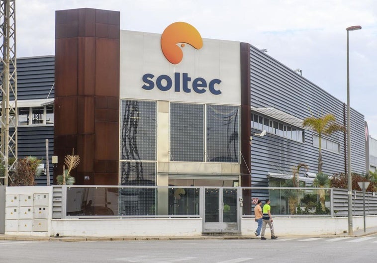 Un letrado granadino lidera la demanda de los afectados por la caída del gigante de la energía solar Soltec