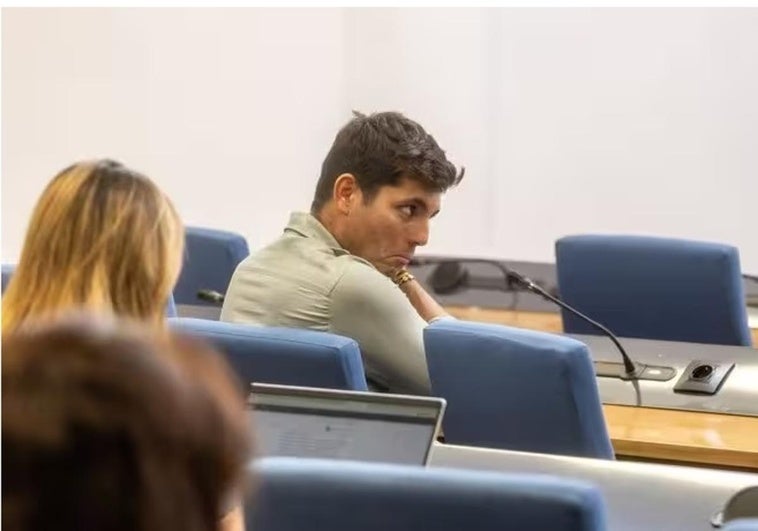 La Universidad de Granada trabaja con el Gobierno para garantizar la «normalidad académica» ante el acto de Vito Quiles