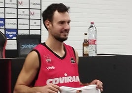 Lluís Costa, sonriente en su presentación en el Palacio de los Deportes.