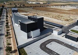 Los tres edificios ya construidos en la parcela de 100.000 metros cuadrados en la Citai de Escúzar.