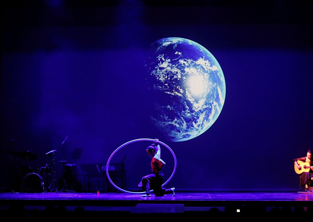 Imagen secundaria 1 - Momentos del espectáculo. 