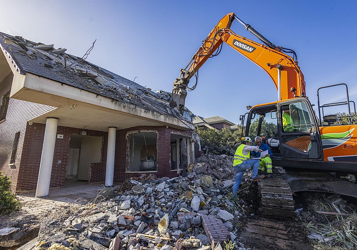 Un derribo de una vivienda ilegal en Cáceres.
