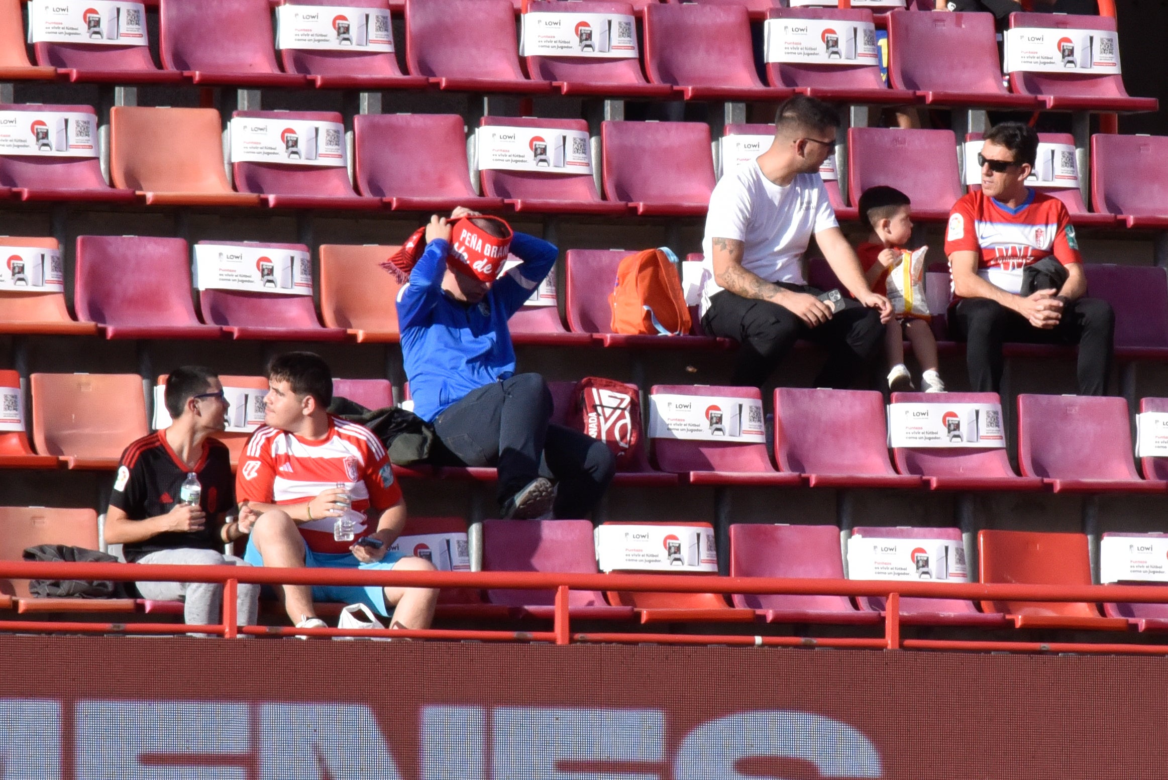 Encuéntrate en la grada del Granada-Cádiz