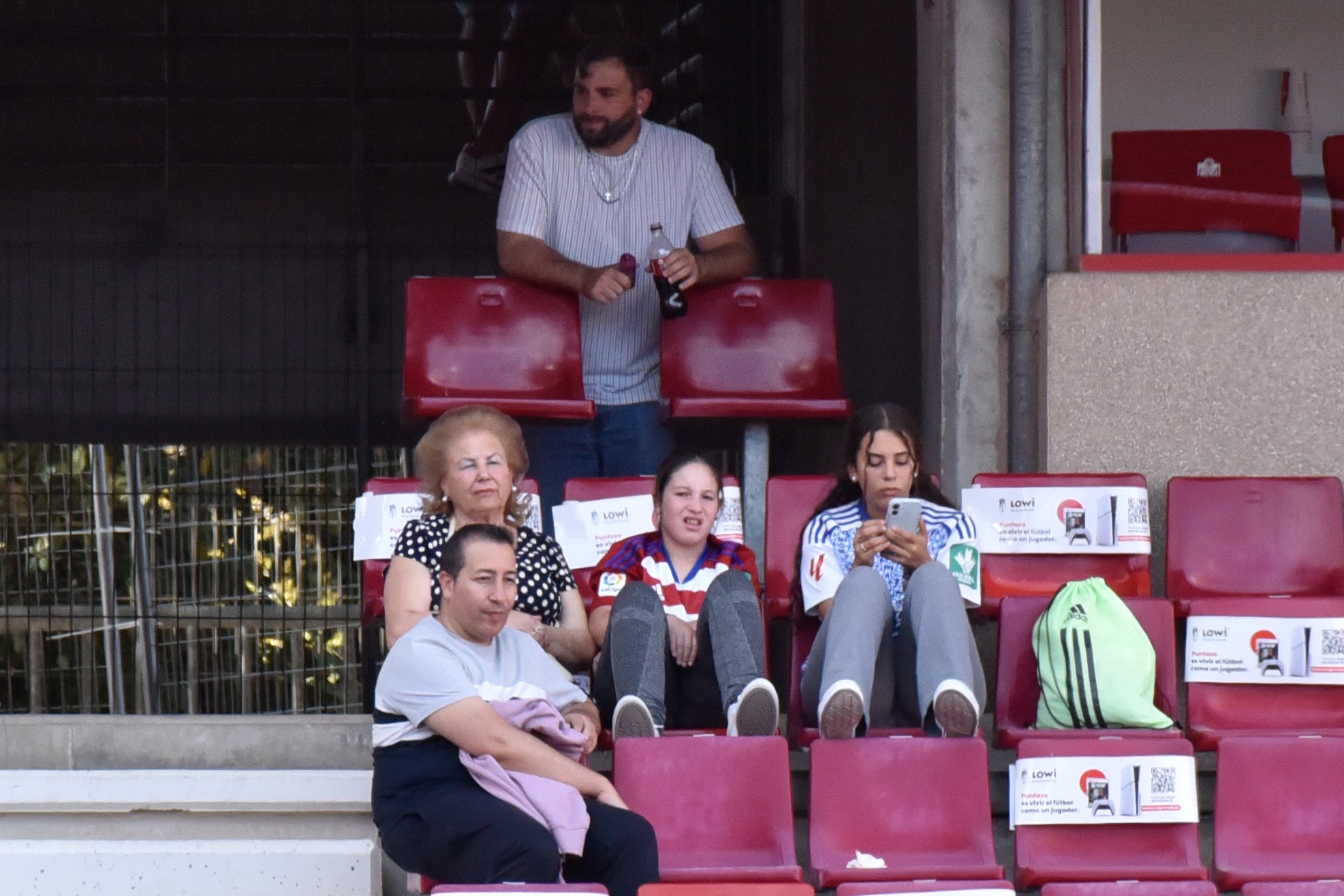 Encuéntrate en la grada del Granada-Cádiz