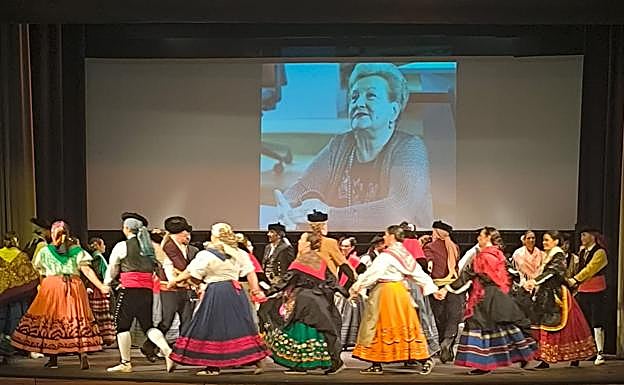 Homenaje a Pilar Sicilia.