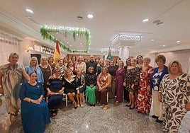La foto de familia en el almuerzo solidario.