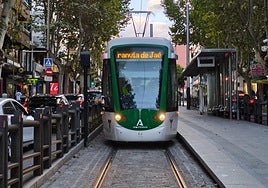 Tranvía de Jaén, en pruebas, la pasada semana.