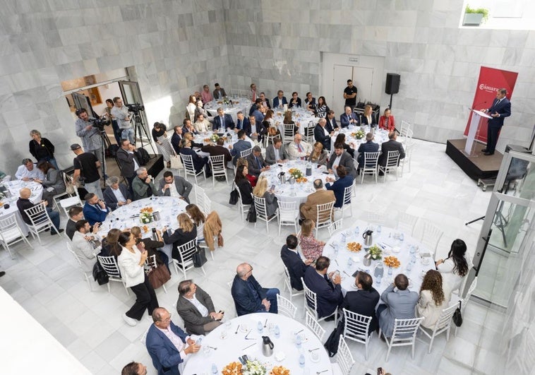 Los empresarios dan la voz de alarma: «Granada sigue desconectada»