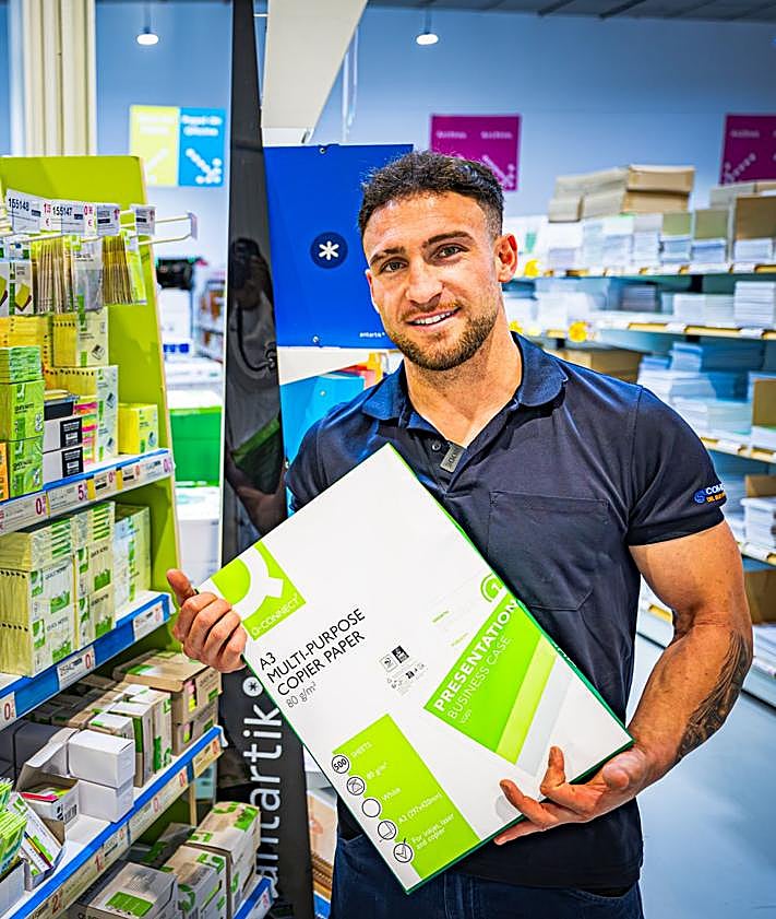 Imagen secundaria 2 - Amaya, Romero y Maldonado, en sus respectivos puestos de trabajo. 