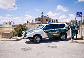 Agentes de la Guardia Civil, en una operación anterior en Las Gabias.