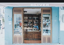 Rafael Rodríguez, tras el mostrador del Oliver.