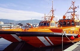 Rescatados 22 inmigrantes, dos menores, a bordo de una patera en aguas de Motril