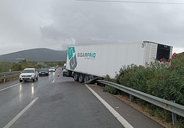 Camión accidentado.