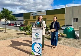La alcaldesa de Las Gabias, Meri Sádaba, junto a la concejal Paloma López nueva responsable de las competencias de Limpieza Viaria y Jardines.