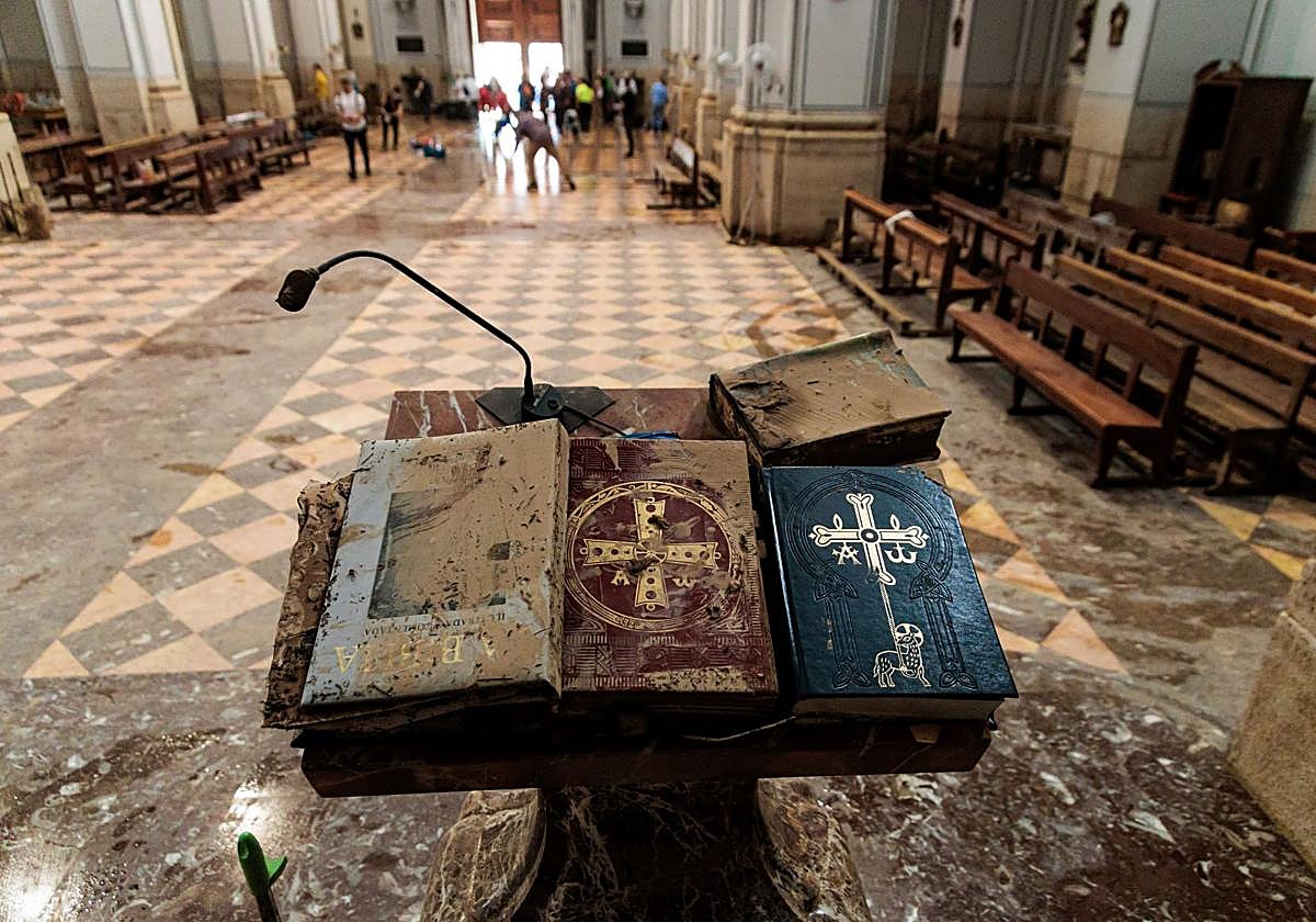 Una iglesia afectada por la DANA, a 2 de noviembre de 2024, en Chiva, Valencia