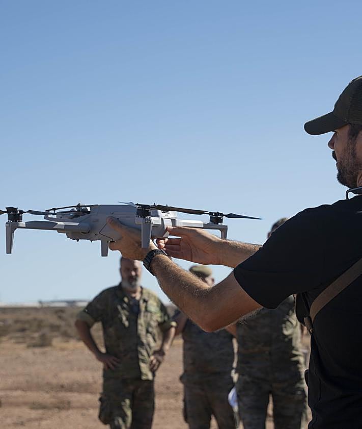 Imagen secundaria 2 - Diferentes actuaciones en el campo de maniobras y tiro Álvarez de Sotomayor.