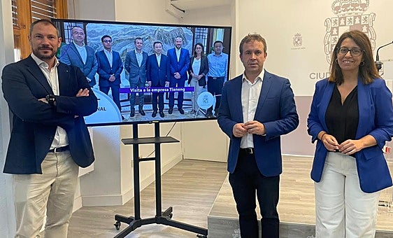 Antonio Ruano, Julio Millán y África Colomo, en rueda de prensa.