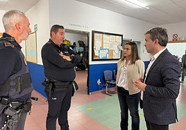 Visita de Julio Millán y Ángeles Díaz de la Torre al Centro Municipal Acogida a Temporeros.