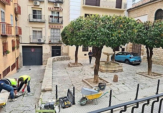 Imagen de la plaza durante la primera intervención.