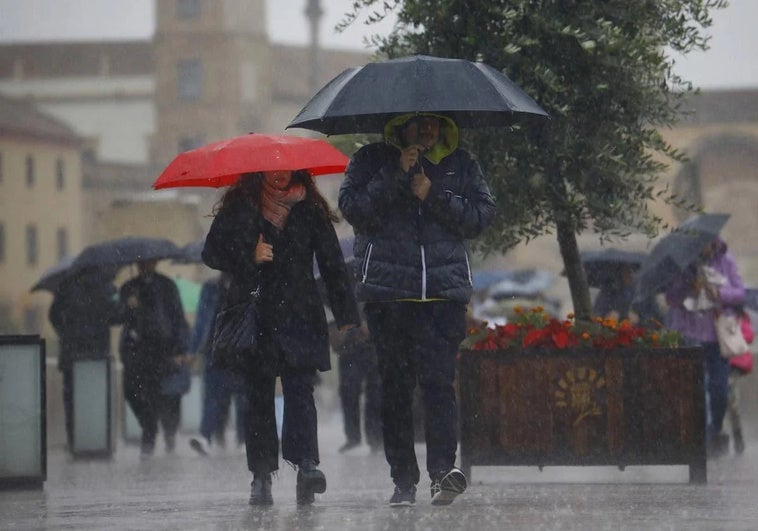 Este día cambia el tiempo en Granada: lluvia, tormentas y bajada de temperaturas