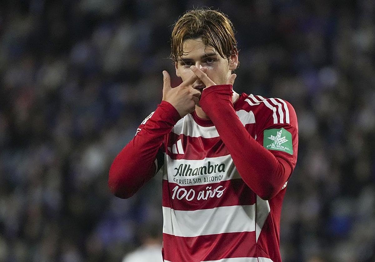 Jorge Pascual celebra su gol en Valladolid.