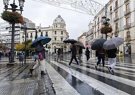 Un frente frío trae lluvia y tormentas a Granada en 24 horas.