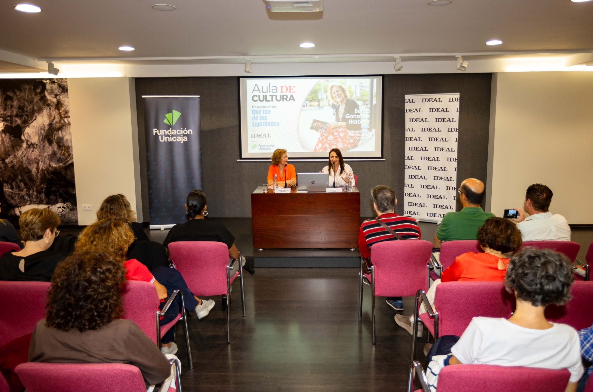 El Aula de Cultura de Berna González Harbour en fotos