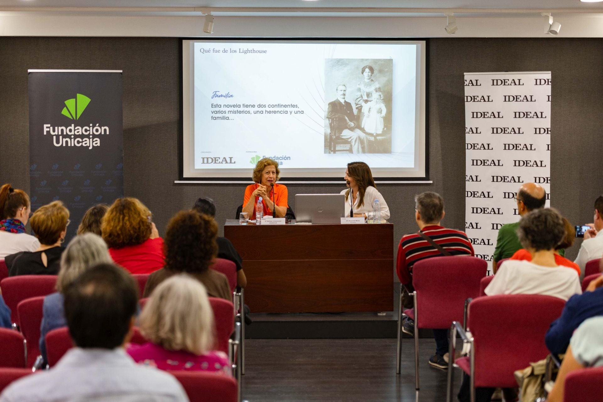 El Aula de Cultura de Berna González Harbour en fotos