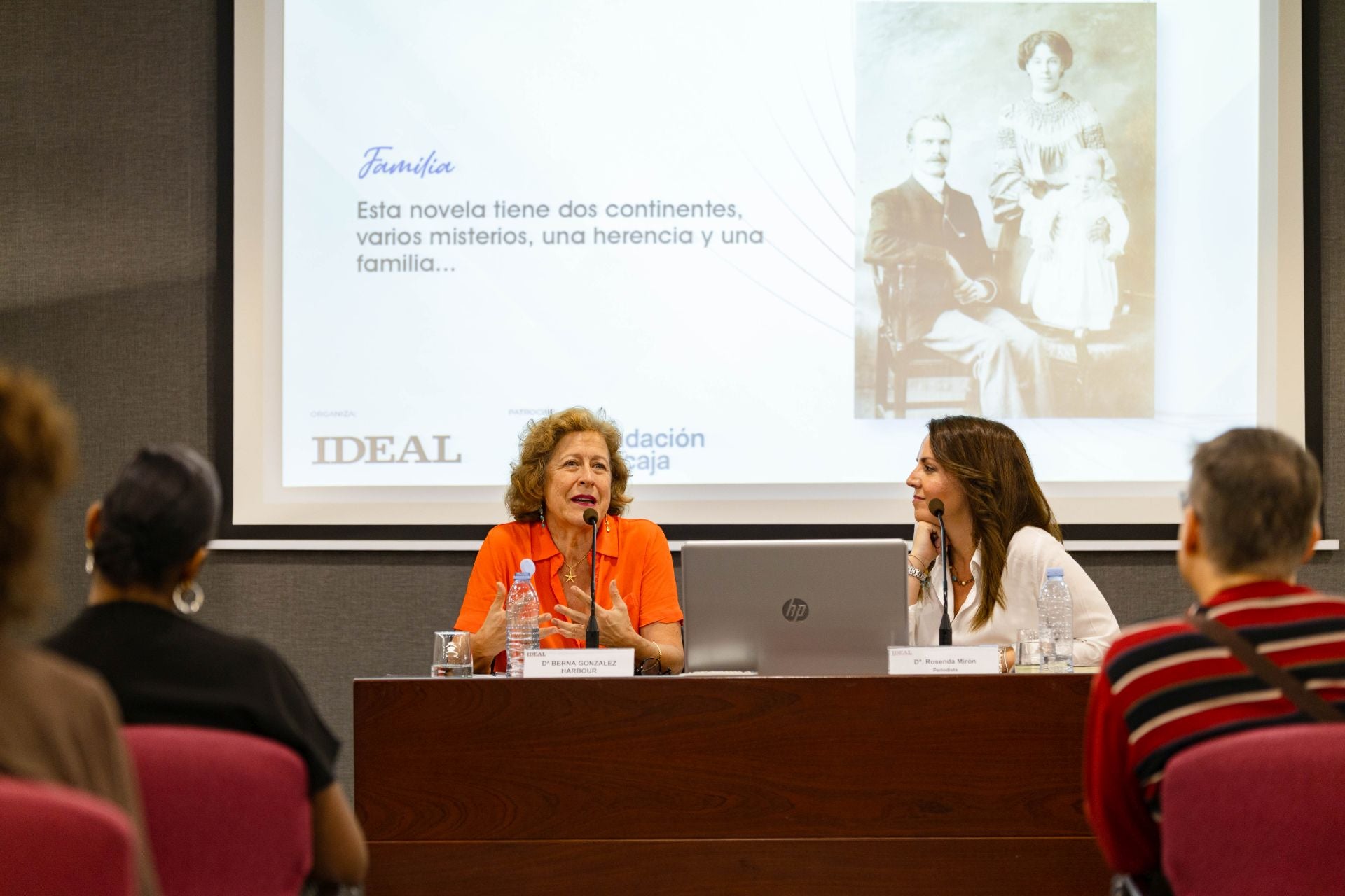 El Aula de Cultura de Berna González Harbour en fotos