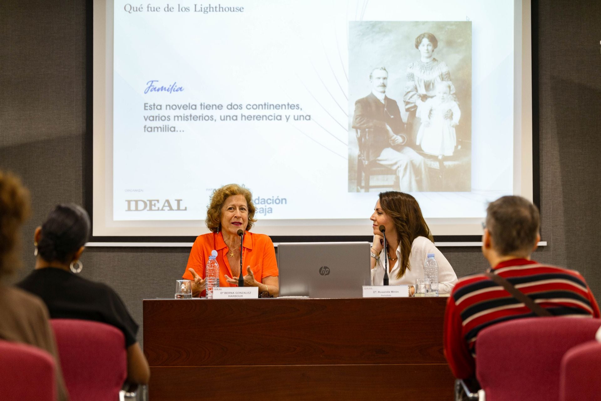 El Aula de Cultura de Berna González Harbour en fotos